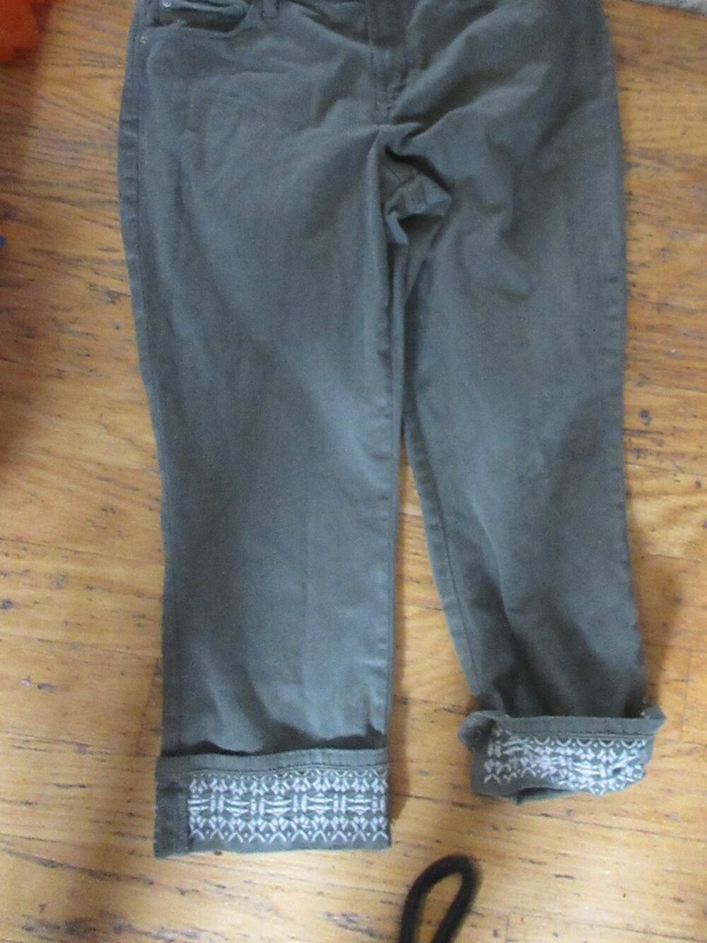 NYDJ  DAYLA  CUFF CAPRI jeans  lift tuck olive 10